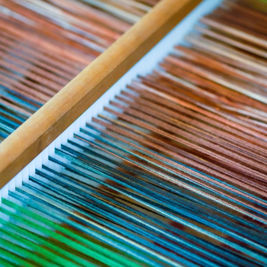 Multicolored yarn on a loom